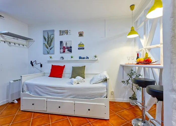 Stunning Cozy Flat Апартаменты Лиссабон
